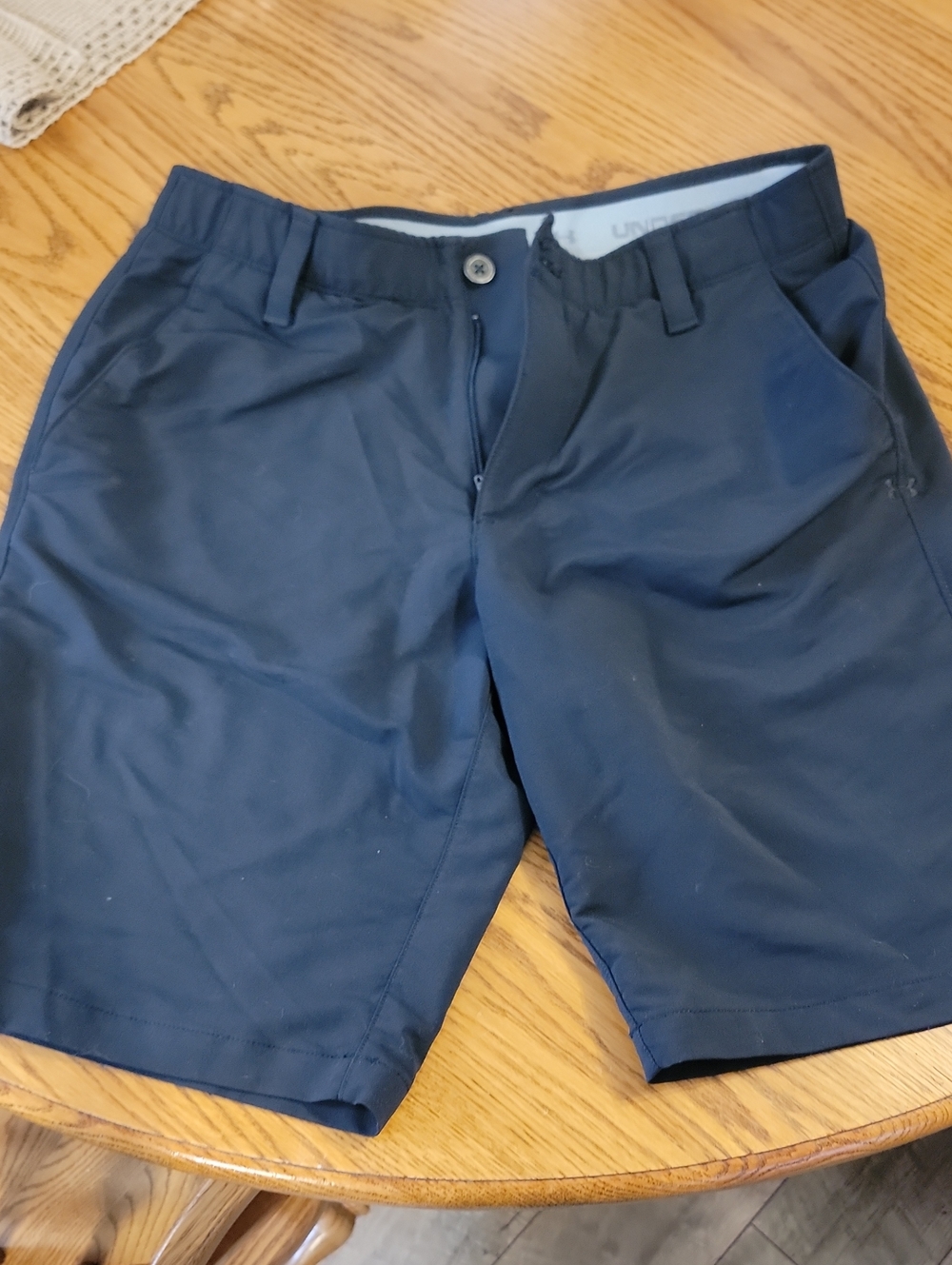 Under Armour Men's Black Flat Front Athletic Shorts Size 34